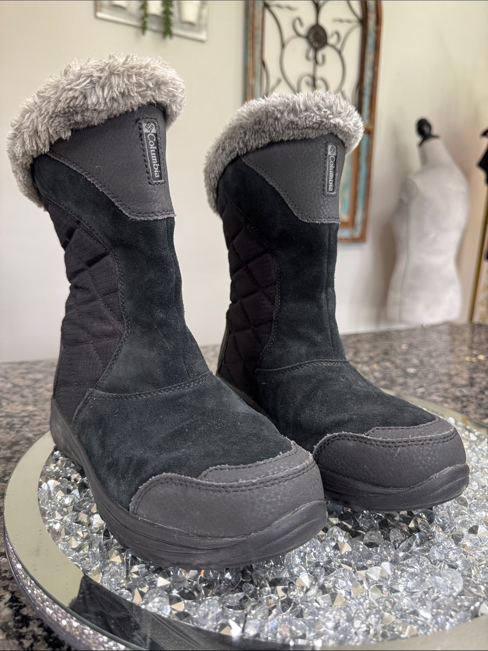 Columbia Black Faux-Fur Cuff Insulated Winter waterproof Boots EUC 7.5